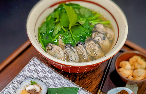 播磨灘産牡蠣と芹の温蕎麦
